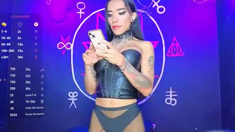 Victoria Vampire online show from 11-07-25, 06:08