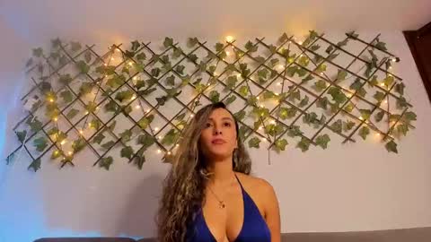victoriia_rose_ online show from 01-12-26, 08:58