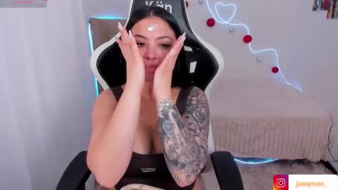 V  I C  T O R I A  online show from 11-18-25, 06:23