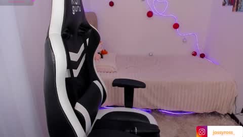 V  I C  T O R I A  online show from 11-22-25, 07:24