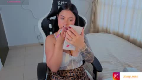 Snapshot of victoryyy__ chatting on 05-26-26, 07:32 V I C T O R I A online show from 05-26-26, 07:32