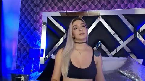 victtoria lee online show from 11-27-25, 08:11