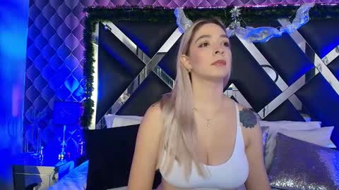 victtoria lee online show from 12-04-25, 07:55