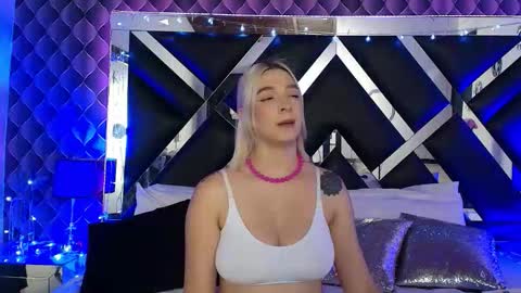 victtoria lee online show from 03-10-26, 08:14