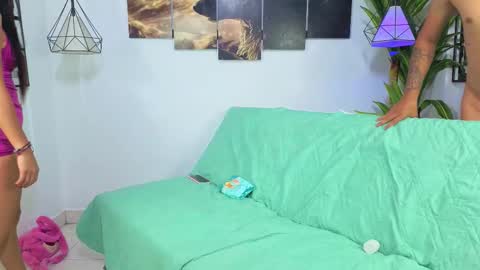 Snapshot of vida_web chatting on 10-14-25, 12:50 HADE LEONEL ALEX online show from 10-14-25, 12:50