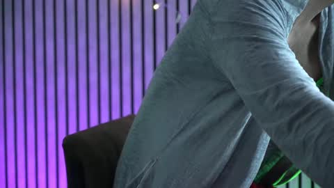 Snapshot of videoboooy chatting on 02-25-25, 03:16 videoboooy online show from 02-25-25, 03:16