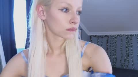Eva online show from 04-17-26, 12:30