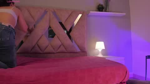 Snapshot of viictoria_becker chatting on 04-26-26, 11:30 Victoria online show from 04-26-26, 11:30