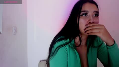 Snapshot of viioleett_cum chatting on 04-01-26, 06:27 viioleett_cum online show from 04-01-26, 06:27