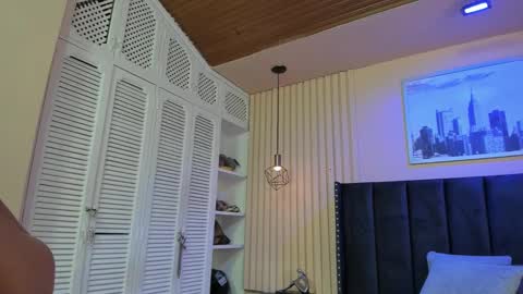 Viiolett online show from 11-19-25, 09:26