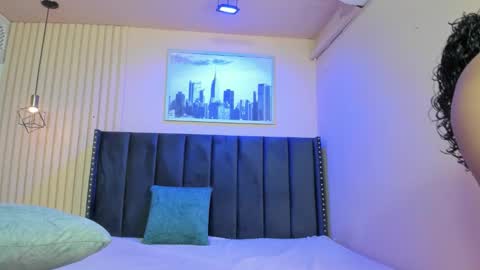 Snapshot of viiolett_lee chatting on 03-03-26, 07:42 Viiolett online show from 03-03-26, 07:42