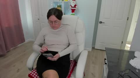 Snapshot of vika7333 chatting on 12-05-24, 07:06 Ukrainian-woman online show from 12-05-24, 07:06