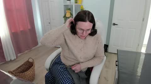 Snapshot of vika7333 chatting on 01-27-25, 06:52 Ukrainian-woman online show from 01-27-25, 06:52