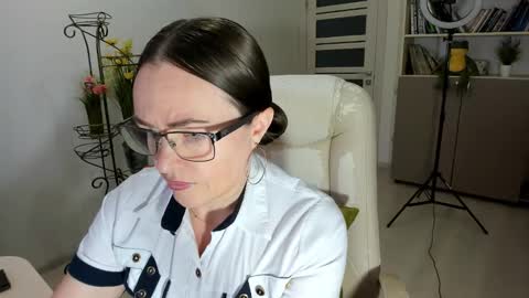 Snapshot of vika7333 chatting on 01-13-26, 06:51 Ukrainian-woman online show from 01-13-26, 06:51