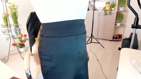 Snapshot of vika7333 chatting on 01-18-26, 07:12 Ukrainian-woman online show from 01-18-26, 07:12