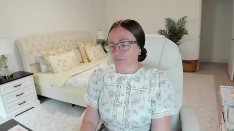 Snapshot of vika7333 chatting on 05-11-26, 05:10 Ukrainian-woman online show from 05-11-26, 05:10
