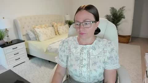 Snapshot of vika7333 chatting on 05-12-26, 11:40 Ukrainian-woman online show from 05-12-26, 11:40