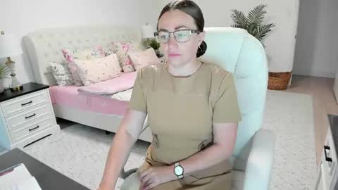Ukrainian-woman online show from 06-16-26, 10:40