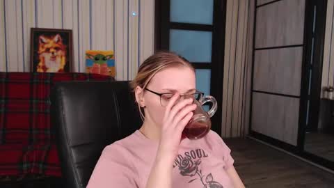 Vika online show from 03-18-26, 06:16