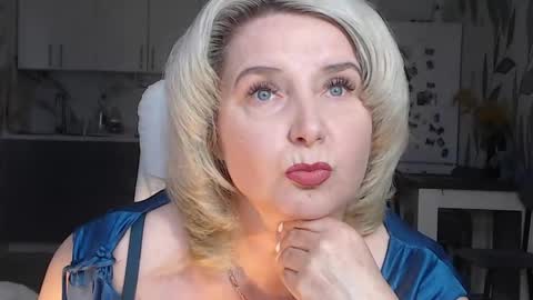 Snapshot of vikaohair chatting on 04-15-26, 08:10 Vikaohair online show from 04-15-26, 08:10