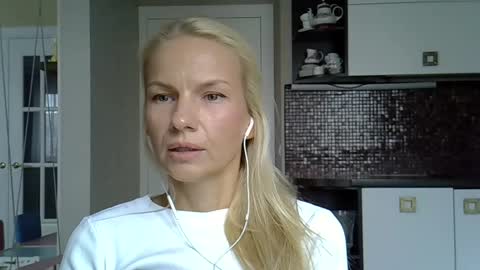viki_loun5 online show from 09-26-25, 09:02