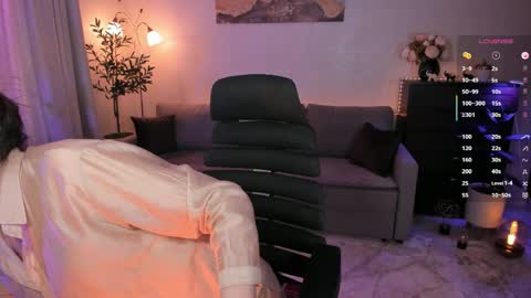 Snapshot of vikibellson chatting on 03-29-26, 07:03 Viki Bellson online show from 03-29-26, 07:03