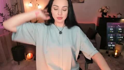 Viki Bellson online show from 05-17-26, 07:21
