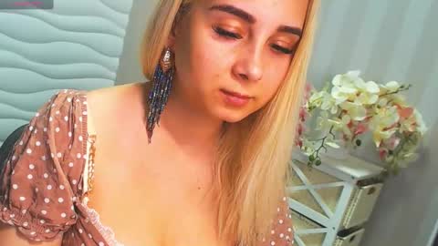 Snapshot of vikiwaitingforyou chatting on 12-02-24, 01:02 Vitoria online show from 12-02-24, 01:02