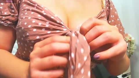 Snapshot of vikiwaitingforyou chatting on 12-05-24, 01:17 Vitoria online show from 12-05-24, 01:17