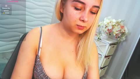Snapshot of vikiwaitingforyou chatting on 12-14-24, 09:51 Vitoria online show from 12-14-24, 09:51