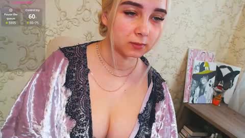 Snapshot of vikiwaitingforyou chatting on 01-05-25, 10:10 Vitoria online show from 01-05-25, 10:10