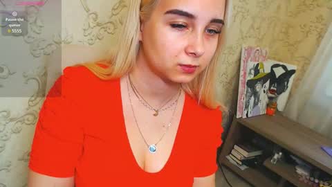 Snapshot of vikiwaitingforyou chatting on 01-09-25, 01:02 Vitoria online show from 01-09-25, 01:02