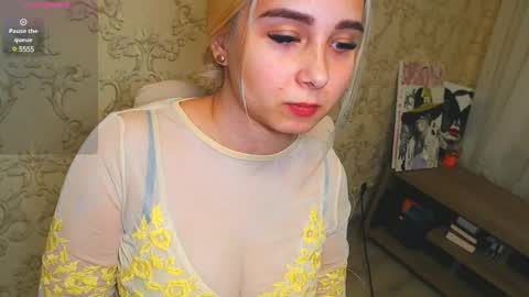 Snapshot of vikiwaitingforyou chatting on 02-05-25, 03:31 Vitoria online show from 02-05-25, 03:31