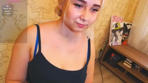 Snapshot of vikiwaitingforyou chatting on 02-08-25, 01:11 Vitoria online show from 02-08-25, 01:11