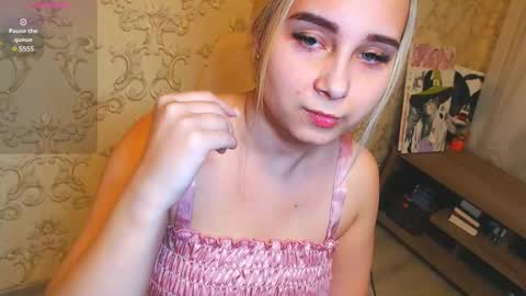 Snapshot of vikiwaitingforyou chatting on 02-15-25, 01:16 Vitoria online show from 02-15-25, 01:16