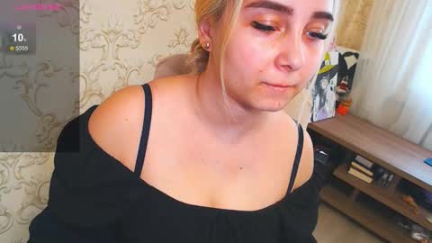 Snapshot of vikiwaitingforyou chatting on 02-19-25, 12:22 Vitoria online show from 02-19-25, 12:22