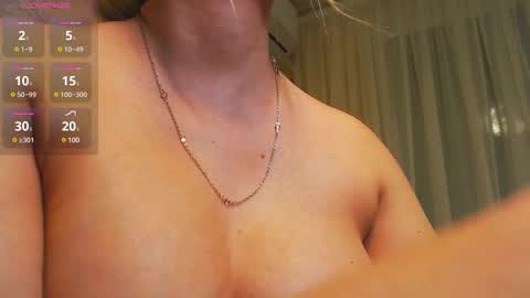 Snapshot of vikiwaitingforyou chatting on 03-12-25, 07:17 Vitoria online show from 03-12-25, 07:17