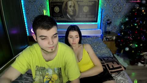 Snapshot of vikki_and_george chatting on 01-25-25, 06:46 vikki and george online show from 01-25-25, 06:46