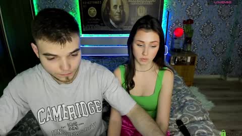 Snapshot of vikki_and_george chatting on 02-04-25, 09:31 vikki and george online show from 02-04-25, 09:31