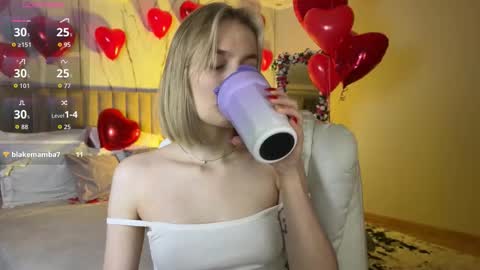Snapshot of vikky_moon chatting on 02-21-26, 12:44 Vikky online show from 02-21-26, 12:44