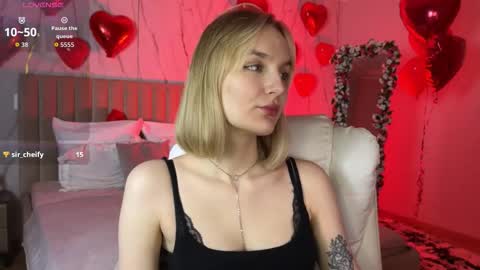 Snapshot of vikky_moon chatting on 02-26-26, 12:53 Vikky online show from 02-26-26, 12:53
