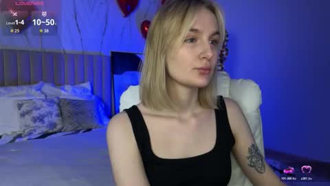Snapshot of vikky_moon chatting on 03-16-26, 12:38 Vikky online show from 03-16-26, 12:38