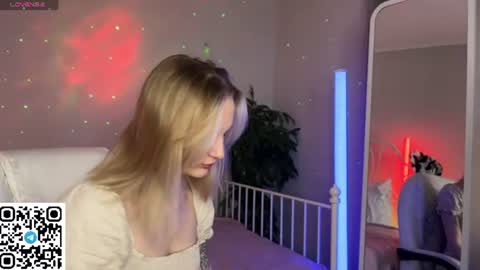Vikky online show from 06-11-26, 12:43
