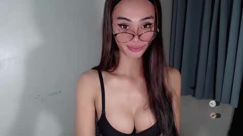 vikkylustfull online show from 12-19-24, 02:56