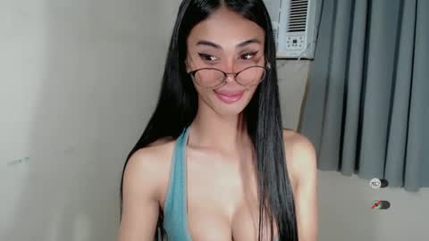 vikkylustfull online show from 03-08-25, 03:02