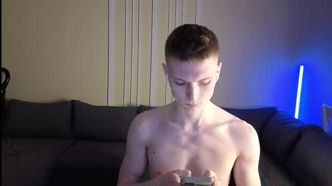 Max online show from 03-01-26, 04:20