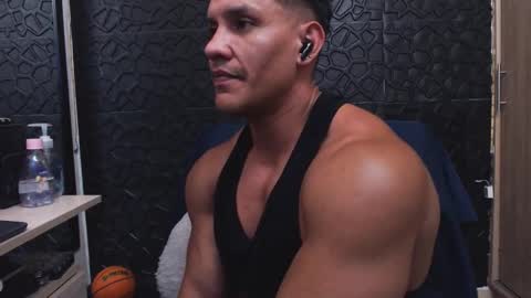 Viktor Herrera online show from 10-04-25, 04:16