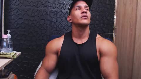 Viktor Herrera online show from 11-06-25, 05:47