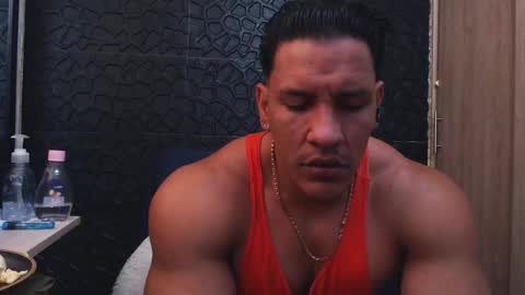 Viktor Herrera online show from 11-16-25, 02:33