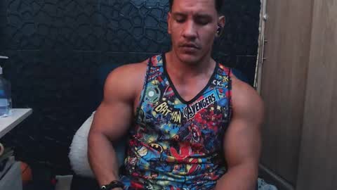 Viktor Herrera online show from 11-20-25, 05:34